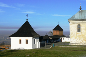 Успенська церква, Крилос